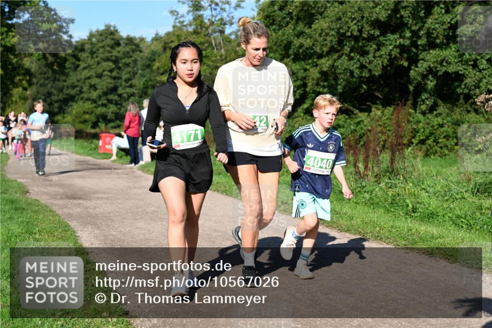 27.09.2026 - 35. Volkslauf durch das schöne Alstertal Dr. Thomas Lammeyer http://msf.ph/oto/10567026 27.09.2026 10:41:52 Laufen 4171, 42, 4040 meine-sportfotos.de