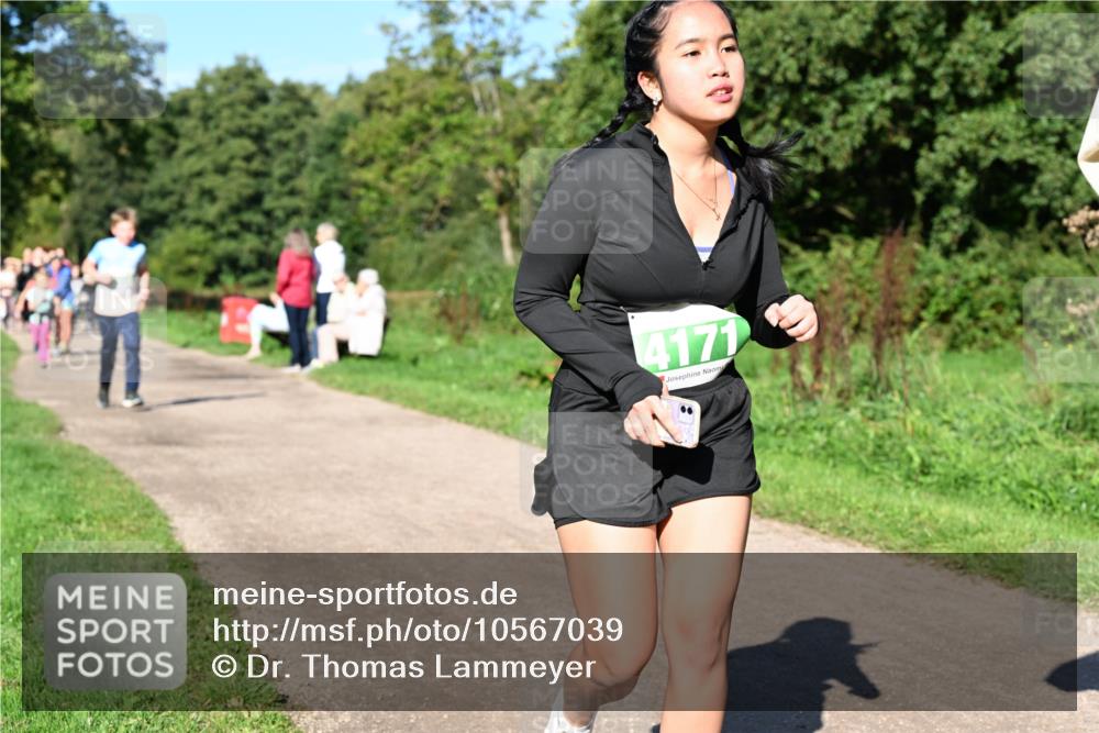 27.09.2026 - 35. Volkslauf durch das schöne Alstertal Dr. Thomas Lammeyer http://msf.ph/oto/10567039 27.09.2026 10:41:53 Laufen 4171 meine-sportfotos.de