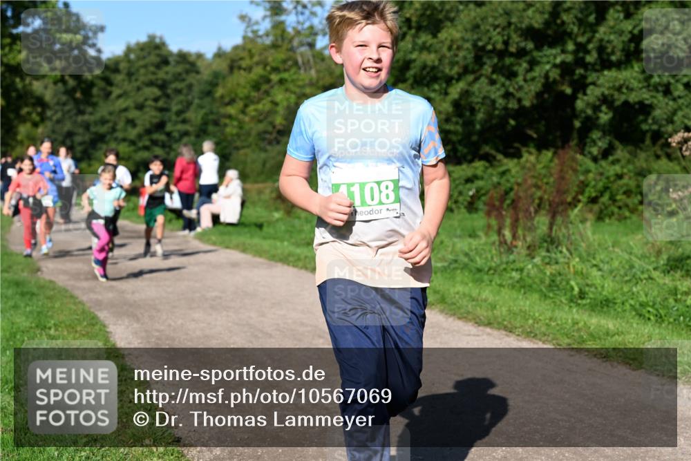 27.09.2026 - 35. Volkslauf durch das schöne Alstertal Dr. Thomas Lammeyer http://msf.ph/oto/10567069 27.09.2026 10:41:59 Laufen 108 meine-sportfotos.de