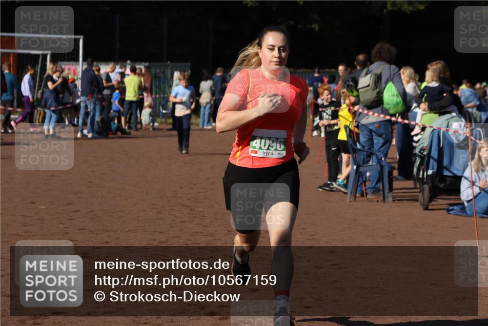 27.09.2026 - 35. Volkslauf durch das schöne Alstertal Strokosch-Dieckow http://msf.ph/oto/10567159 27.09.2026 11:01:55 Ziel 4096, 4211 meine-sportfotos.de
