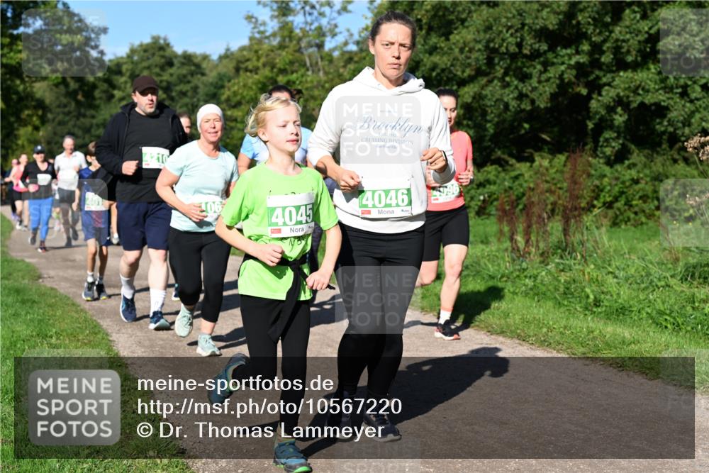27.09.2026 - 35. Volkslauf durch das schöne Alstertal Dr. Thomas Lammeyer http://msf.ph/oto/10567220 27.09.2026 10:42:16 Laufen 1982, 4046, 106, 4045 meine-sportfotos.de
