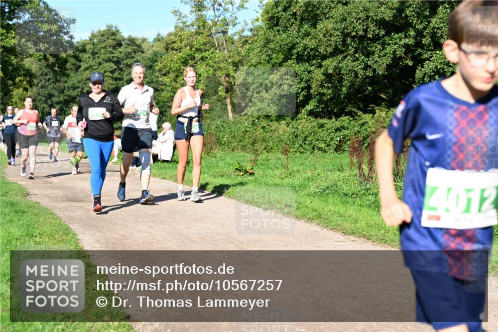 27.09.2026 - 35. Volkslauf durch das schöne Alstertal Dr. Thomas Lammeyer http://msf.ph/oto/10567257 27.09.2026 10:42:20 Laufen 4012 meine-sportfotos.de
