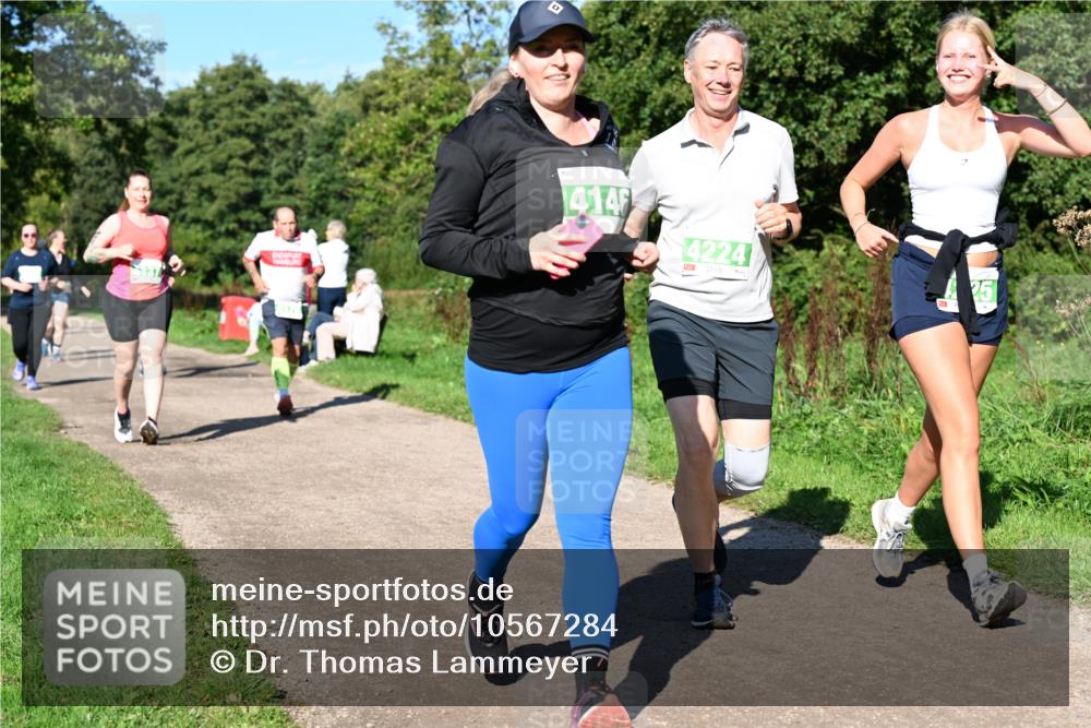 27.09.2026 - 35. Volkslauf durch das schöne Alstertal Dr. Thomas Lammeyer http://msf.ph/oto/10567284 27.09.2026 10:42:23 Laufen 4146, 4224, 25 meine-sportfotos.de