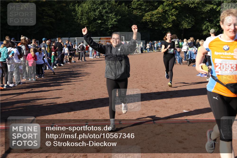 27.09.2026 - 35. Volkslauf durch das schöne Alstertal Strokosch-Dieckow http://msf.ph/oto/10567346 27.09.2026 11:01:19 Ziel 4013, 4173 meine-sportfotos.de