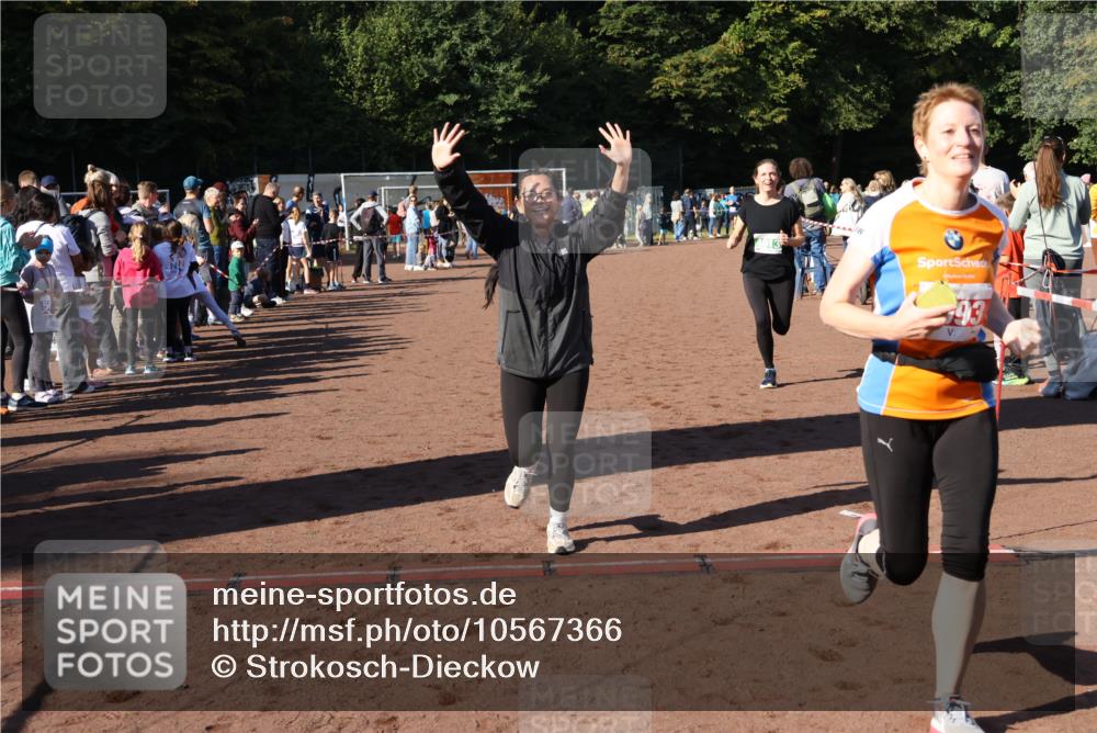 27.09.2026 - 35. Volkslauf durch das schöne Alstertal Strokosch-Dieckow http://msf.ph/oto/10567366 27.09.2026 11:01:19 Ziel 4013, 4173 meine-sportfotos.de