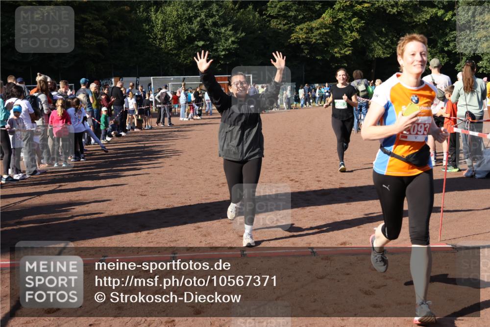 27.09.2026 - 35. Volkslauf durch das schöne Alstertal Strokosch-Dieckow http://msf.ph/oto/10567371 27.09.2026 11:01:19 Ziel 4013, 4173 meine-sportfotos.de