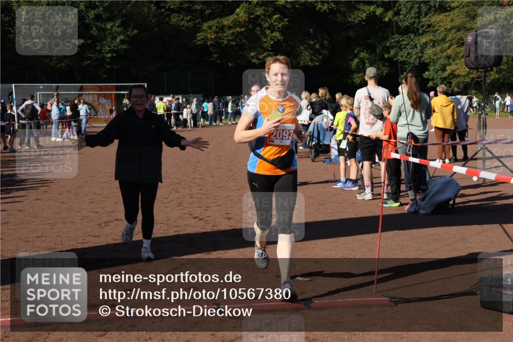 27.09.2026 - 35. Volkslauf durch das schöne Alstertal Strokosch-Dieckow http://msf.ph/oto/10567380 27.09.2026 11:01:18 Ziel 4013, 4173 meine-sportfotos.de