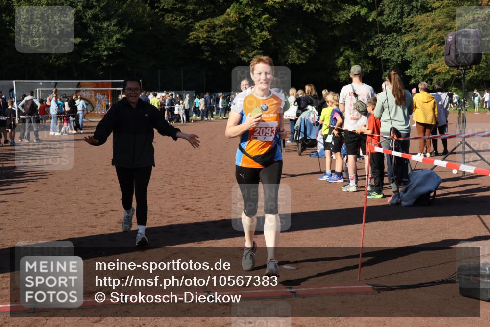 27.09.2026 - 35. Volkslauf durch das schöne Alstertal Strokosch-Dieckow http://msf.ph/oto/10567383 27.09.2026 11:01:18 Ziel 4013, 4173 meine-sportfotos.de