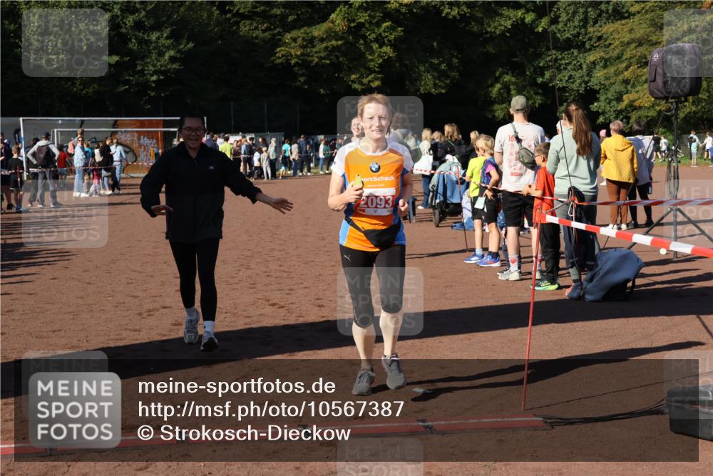 27.09.2026 - 35. Volkslauf durch das schöne Alstertal Strokosch-Dieckow http://msf.ph/oto/10567387 27.09.2026 11:01:18 Ziel 4013, 4173 meine-sportfotos.de