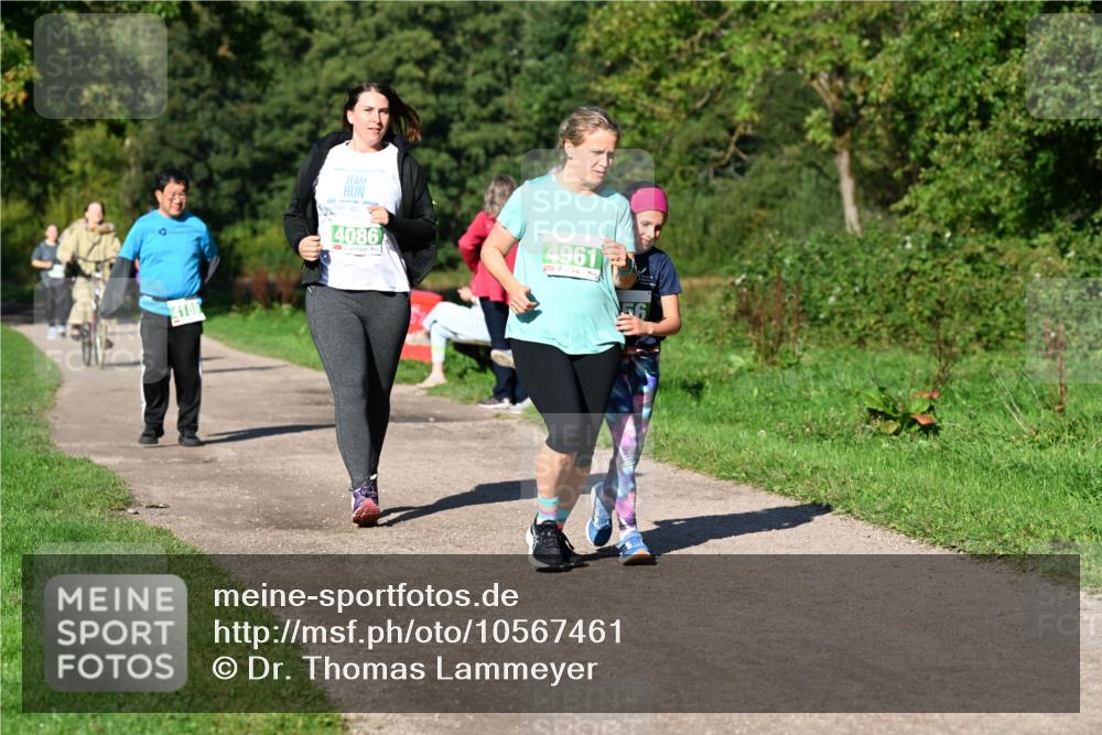 27.09.2026 - 35. Volkslauf durch das schöne Alstertal Dr. Thomas Lammeyer http://msf.ph/oto/10567461 27.09.2026 10:42:54 Laufen 4189, 4086, 4961 meine-sportfotos.de