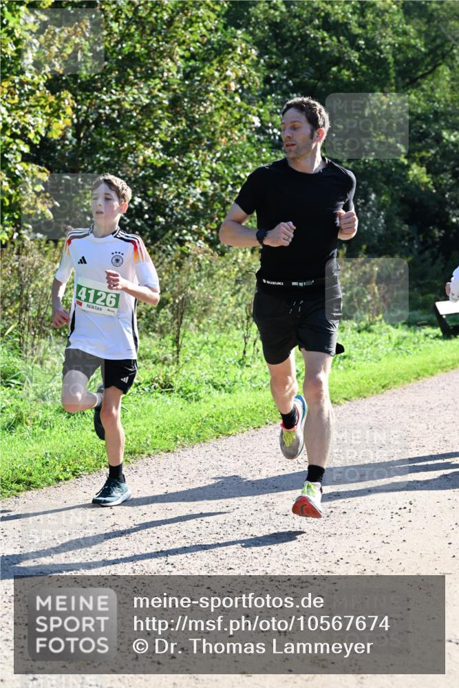 27.09.2026 - 35. Volkslauf durch das schöne Alstertal Dr. Thomas Lammeyer http://msf.ph/oto/10567674 27.09.2026 10:47:21 Laufen 4126 meine-sportfotos.de