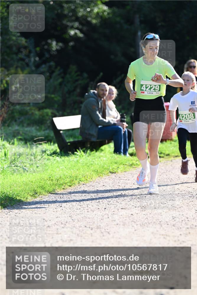 27.09.2026 - 35. Volkslauf durch das schöne Alstertal Dr. Thomas Lammeyer http://msf.ph/oto/10567817 27.09.2026 10:48:44 Laufen 4229, 4208 meine-sportfotos.de