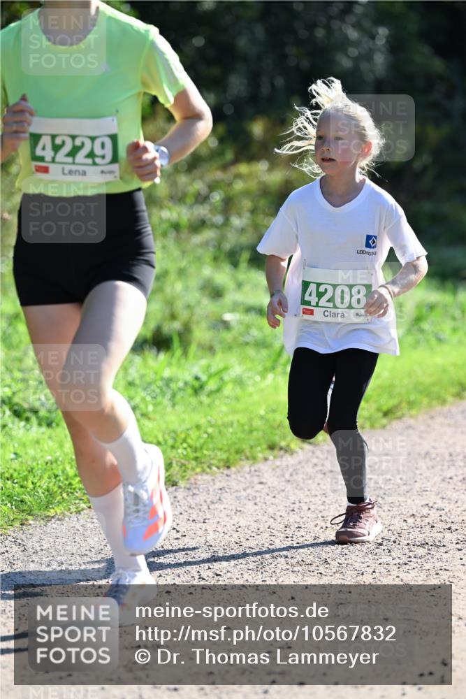 27.09.2026 - 35. Volkslauf durch das schöne Alstertal Dr. Thomas Lammeyer http://msf.ph/oto/10567832 27.09.2026 10:48:47 Laufen 4229, 4208 meine-sportfotos.de