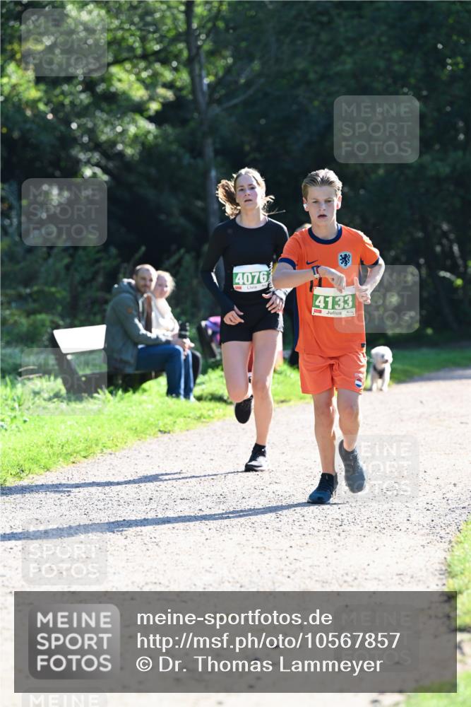 27.09.2026 - 34. Volkslauf durch das schöne Alstertal Dr. Thomas Lammeyer http://msf.ph/oto/10567857 27.09.2026 10:49:06 Laufen 4076, 4133 meine-sportfotos.de