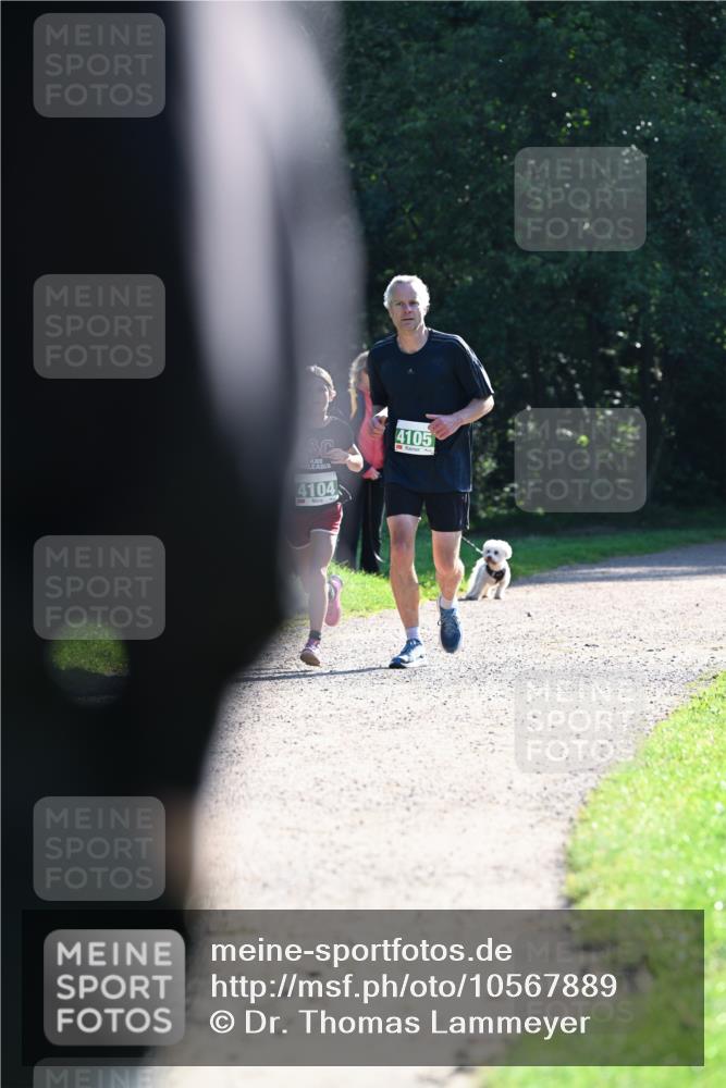 27.09.2026 - 35. Volkslauf durch das schöne Alstertal Dr. Thomas Lammeyer http://msf.ph/oto/10567889 27.09.2026 10:49:16 Laufen 4104, 4105 meine-sportfotos.de