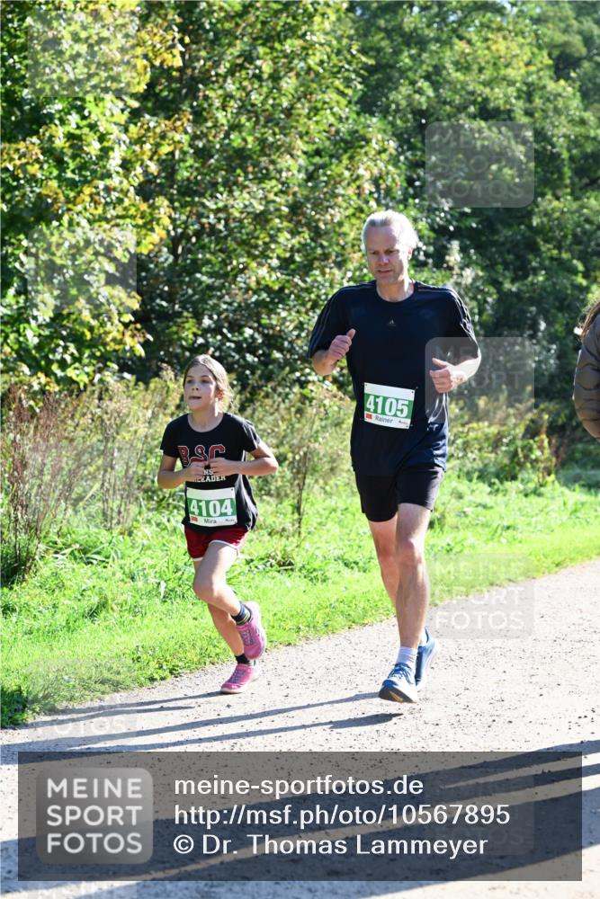 27.09.2026 - 34. Volkslauf durch das schöne Alstertal Dr. Thomas Lammeyer http://msf.ph/oto/10567895 27.09.2026 10:49:20 Laufen 4104, 4105 meine-sportfotos.de