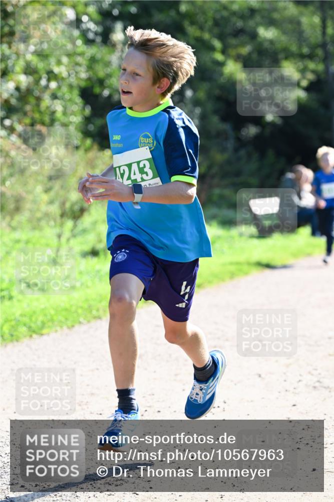 27.09.2026 - 35. Volkslauf durch das schöne Alstertal Dr. Thomas Lammeyer http://msf.ph/oto/10567963 27.09.2026 10:49:54 Laufen 4243 meine-sportfotos.de