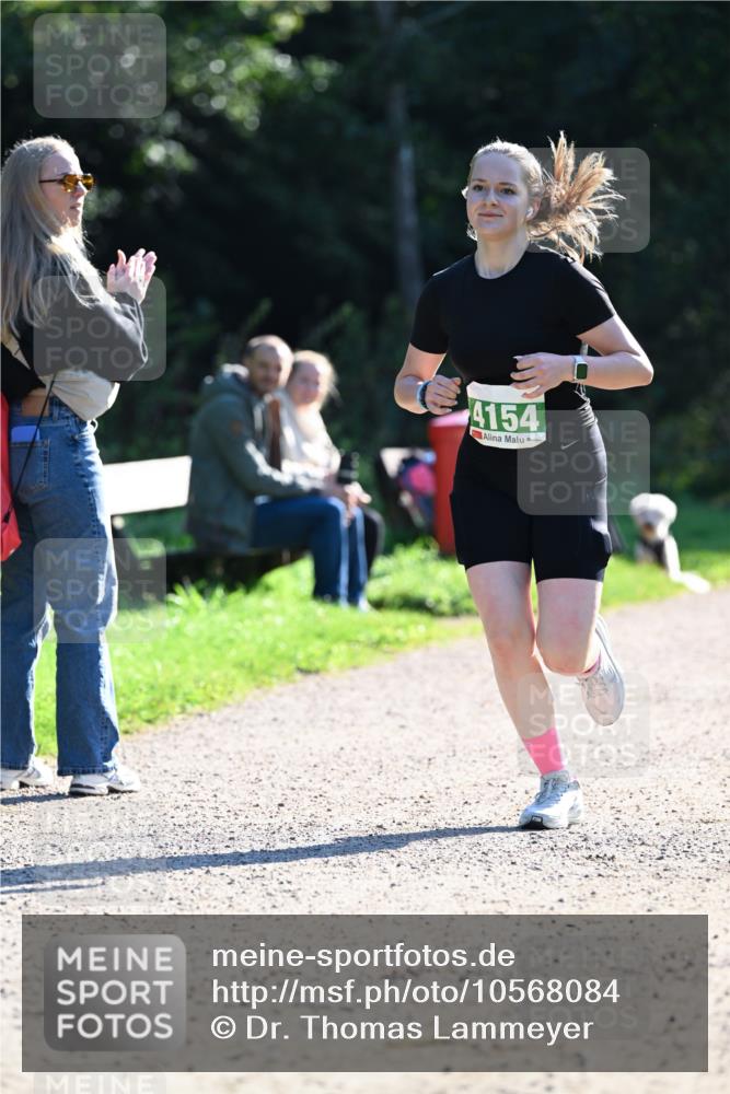 27.09.2026 - 35. Volkslauf durch das schöne Alstertal Dr. Thomas Lammeyer http://msf.ph/oto/10568084 27.09.2026 10:50:44 Laufen 4154 meine-sportfotos.de