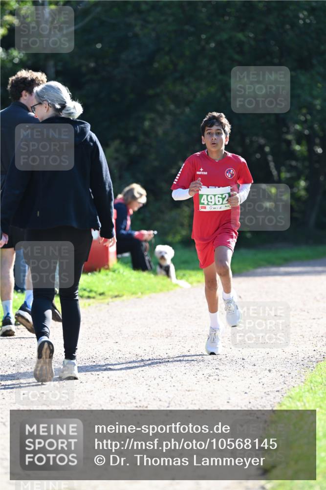 27.09.2026 - 35. Volkslauf durch das schöne Alstertal Dr. Thomas Lammeyer http://msf.ph/oto/10568145 27.09.2026 10:51:05 Laufen 4962 meine-sportfotos.de