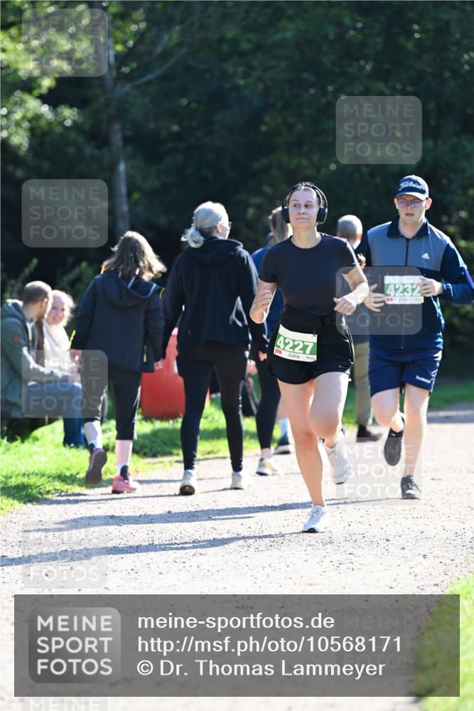 27.09.2026 - 35. Volkslauf durch das schöne Alstertal Dr. Thomas Lammeyer http://msf.ph/oto/10568171 27.09.2026 10:51:12 Laufen 4232, 4227 meine-sportfotos.de