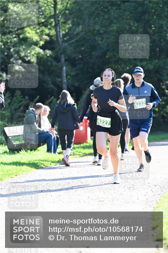 27.09.2026 - 35. Volkslauf durch das schöne Alstertal Dr. Thomas Lammeyer http://msf.ph/oto/10568174 27.09.2026 10:51:12 Laufen 4227, 4232 meine-sportfotos.de