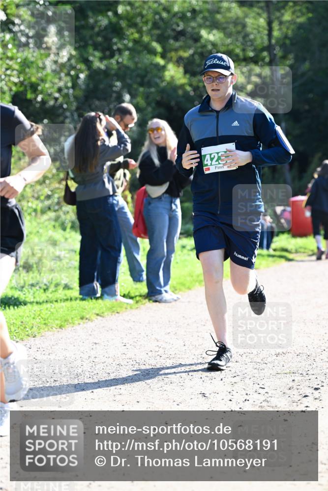 27.09.2026 - 35. Volkslauf durch das schöne Alstertal Dr. Thomas Lammeyer http://msf.ph/oto/10568191 27.09.2026 10:51:15 Laufen 423 meine-sportfotos.de