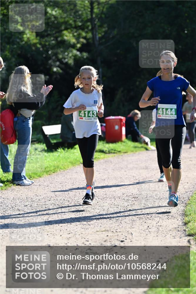 27.09.2026 - 35. Volkslauf durch das schöne Alstertal Dr. Thomas Lammeyer http://msf.ph/oto/10568244 27.09.2026 10:51:25 Laufen 4144, 4143 meine-sportfotos.de
