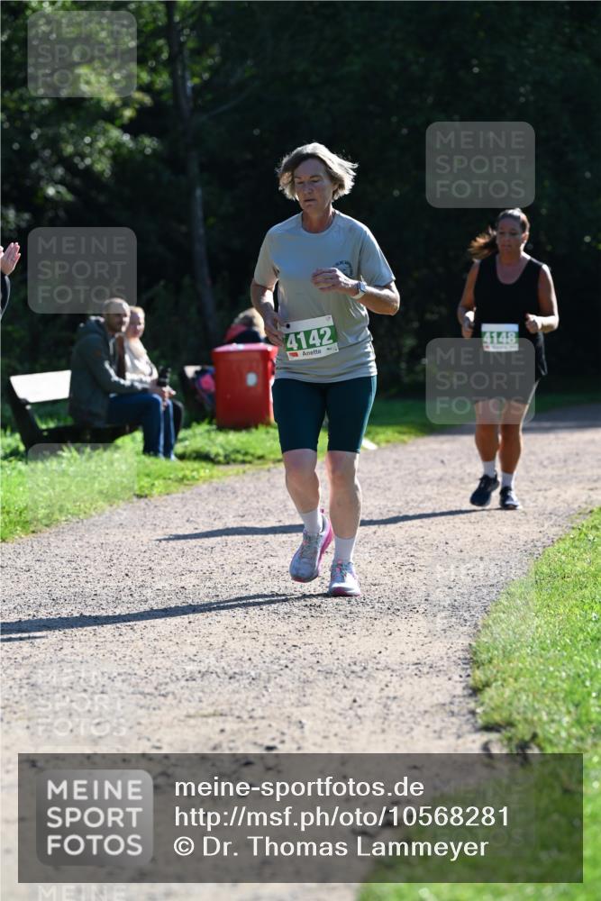 27.09.2026 - 35. Volkslauf durch das schöne Alstertal Dr. Thomas Lammeyer http://msf.ph/oto/10568281 27.09.2026 10:51:34 Laufen 4142, 4148 meine-sportfotos.de