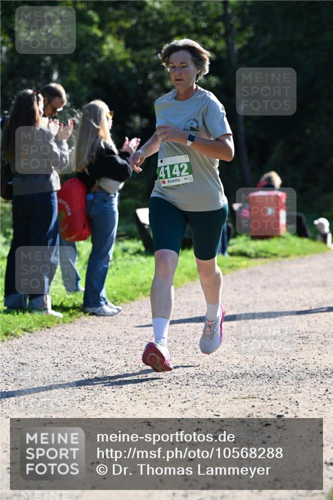 27.09.2026 - 35. Volkslauf durch das schöne Alstertal Dr. Thomas Lammeyer http://msf.ph/oto/10568288 27.09.2026 10:51:35 Laufen 4142 meine-sportfotos.de