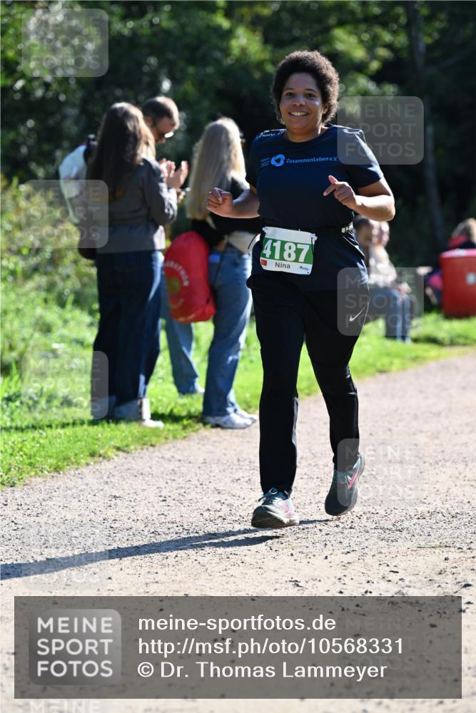 27.09.2026 - 35. Volkslauf durch das schöne Alstertal Dr. Thomas Lammeyer http://msf.ph/oto/10568331 27.09.2026 10:51:48 Laufen 4187 meine-sportfotos.de