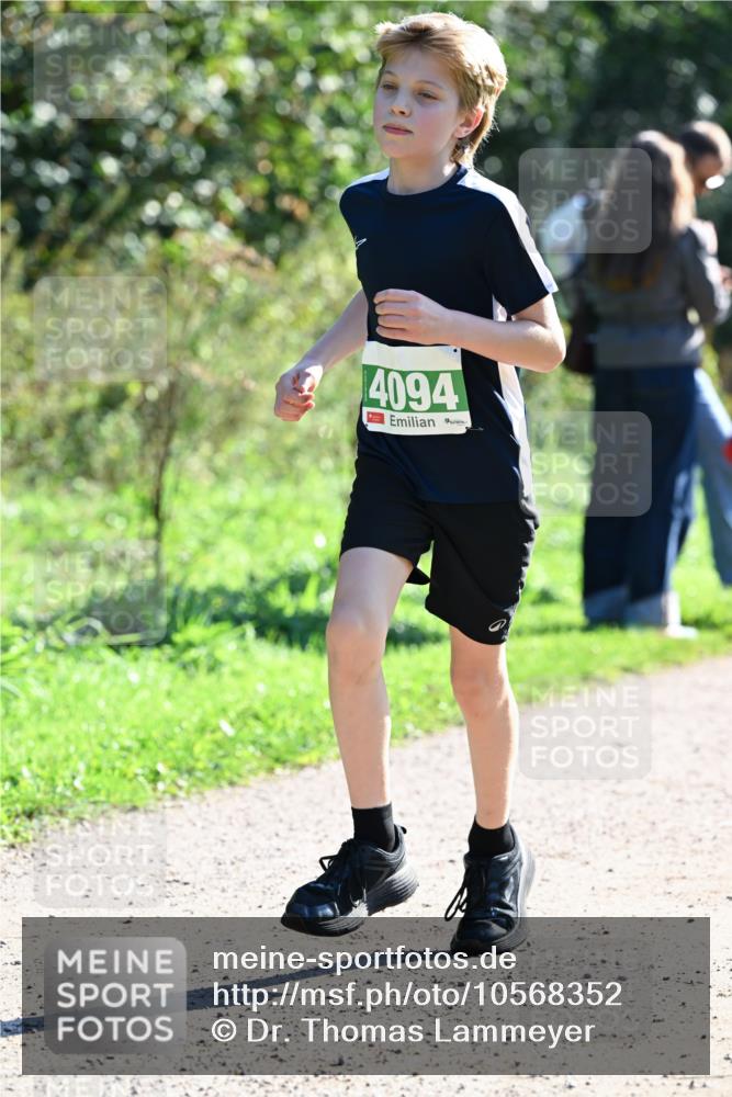 27.09.2026 - 35. Volkslauf durch das schöne Alstertal Dr. Thomas Lammeyer http://msf.ph/oto/10568352 27.09.2026 10:51:53 Laufen 4094 meine-sportfotos.de
