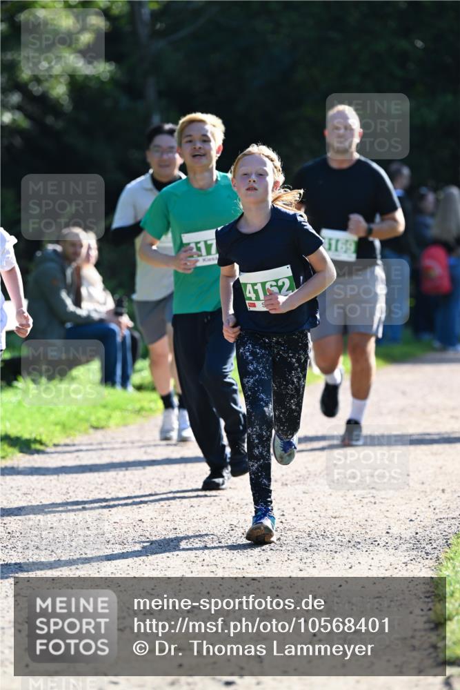 27.09.2026 - 35. Volkslauf durch das schöne Alstertal Dr. Thomas Lammeyer http://msf.ph/oto/10568401 27.09.2026 10:52:38 Laufen 17, 4162, 169 meine-sportfotos.de