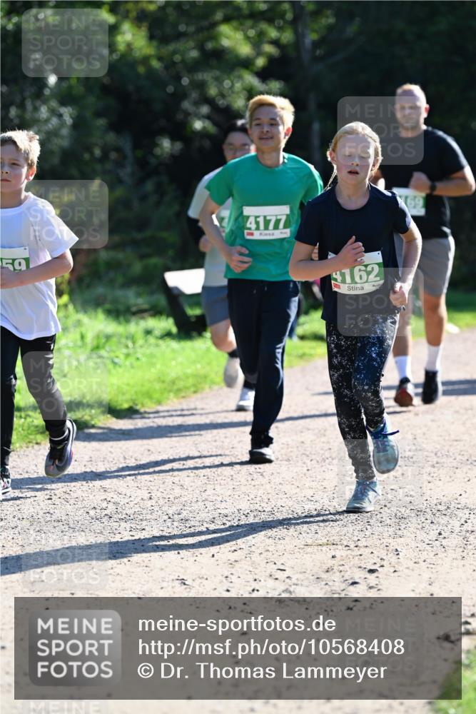 27.09.2026 - 35. Volkslauf durch das schöne Alstertal Dr. Thomas Lammeyer http://msf.ph/oto/10568408 27.09.2026 10:52:39 Laufen 59, 4177, 162 meine-sportfotos.de