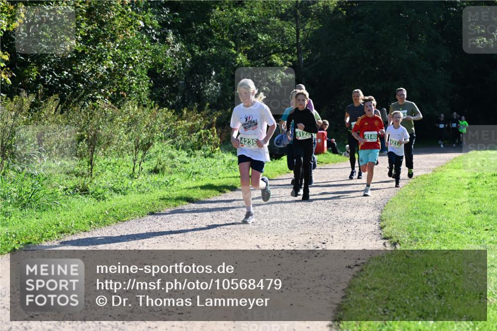 27.09.2026 - 35. Volkslauf durch das schöne Alstertal Dr. Thomas Lammeyer http://msf.ph/oto/10568479 27.09.2026 10:53:10 Laufen 20, 4122, 4140, 4239, 4215 meine-sportfotos.de