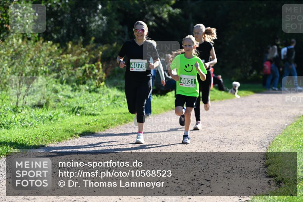 27.09.2026 - 35. Volkslauf durch das schöne Alstertal Dr. Thomas Lammeyer http://msf.ph/oto/10568523 27.09.2026 10:53:20 Laufen 4078, 3, 4031 meine-sportfotos.de
