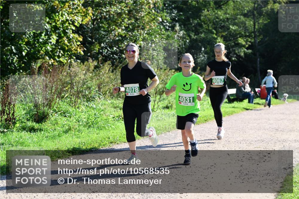 27.09.2026 - 35. Volkslauf durch das schöne Alstertal Dr. Thomas Lammeyer http://msf.ph/oto/10568535 27.09.2026 10:53:21 Laufen 4078, 4031, 4067 meine-sportfotos.de