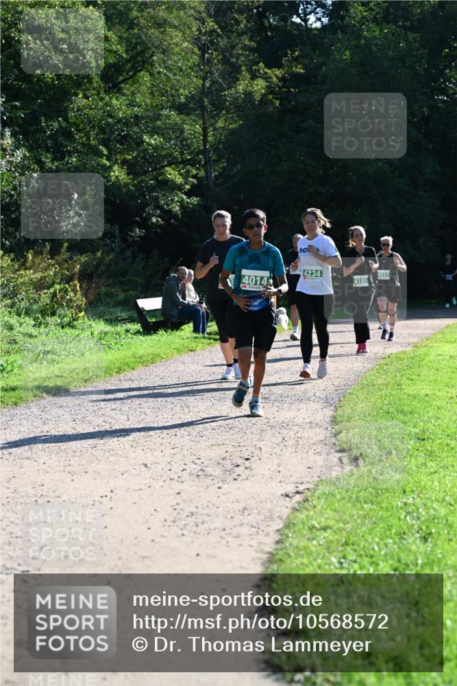 27.09.2026 - 35. Volkslauf durch das schöne Alstertal Dr. Thomas Lammeyer http://msf.ph/oto/10568572 27.09.2026 10:53:48 Laufen 4014, 10, 4234, 4111, 4185 meine-sportfotos.de