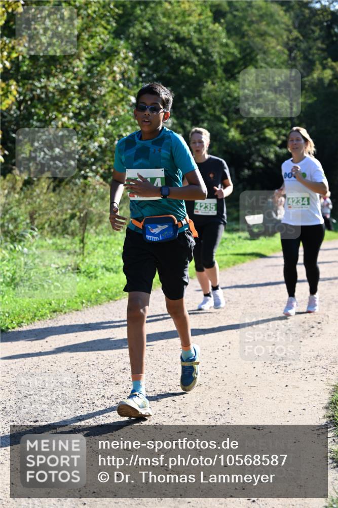 27.09.2026 - 35. Volkslauf durch das schöne Alstertal Dr. Thomas Lammeyer http://msf.ph/oto/10568587 27.09.2026 10:53:50 Laufen 4235, 00, 4234 meine-sportfotos.de