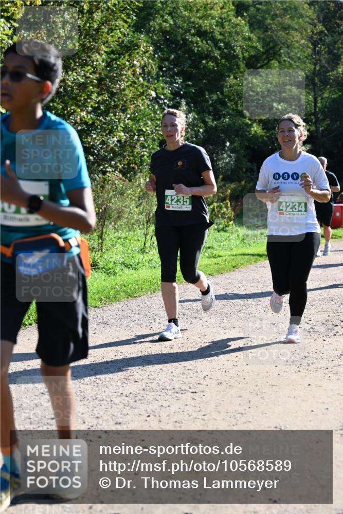 27.09.2026 - 35. Volkslauf durch das schöne Alstertal Dr. Thomas Lammeyer http://msf.ph/oto/10568589 27.09.2026 10:53:51 Laufen 2, 4235, 4234 meine-sportfotos.de