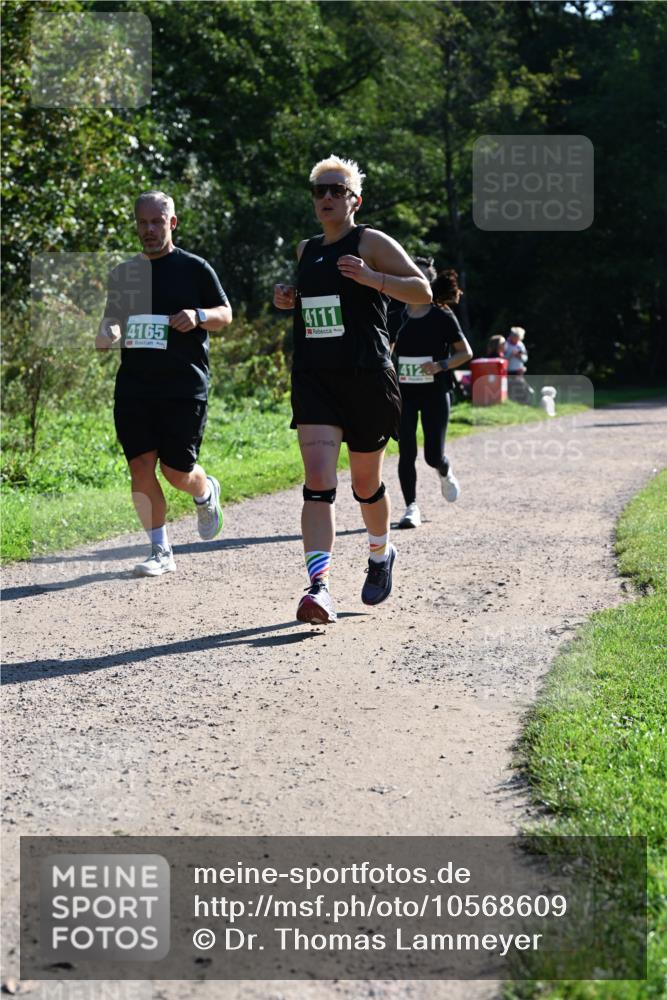 27.09.2026 - 35. Volkslauf durch das schöne Alstertal Dr. Thomas Lammeyer http://msf.ph/oto/10568609 27.09.2026 10:53:54 Laufen 4165, 4111, 412 meine-sportfotos.de
