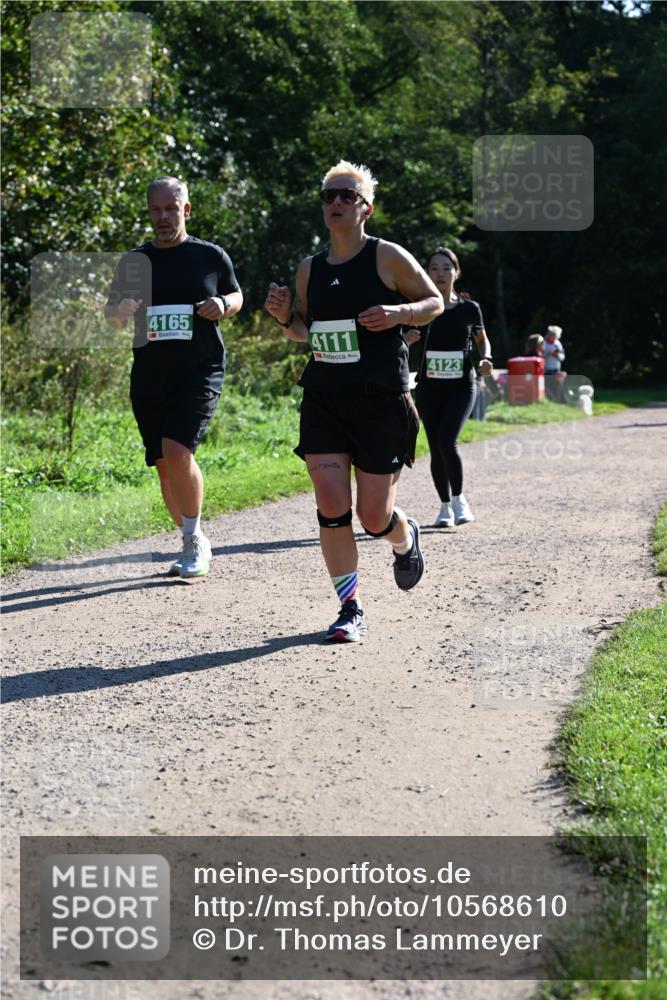 27.09.2026 - 35. Volkslauf durch das schöne Alstertal Dr. Thomas Lammeyer http://msf.ph/oto/10568610 27.09.2026 10:53:54 Laufen 4165, 4111, 4123 meine-sportfotos.de