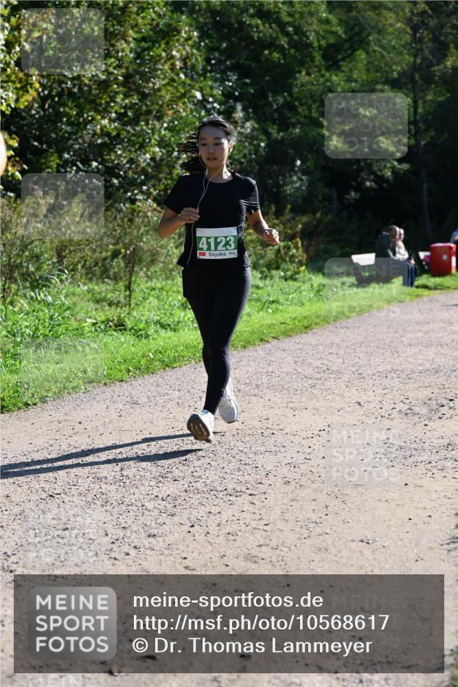 27.09.2026 - 35. Volkslauf durch das schöne Alstertal Dr. Thomas Lammeyer http://msf.ph/oto/10568617 27.09.2026 10:53:56 Laufen 4123 meine-sportfotos.de