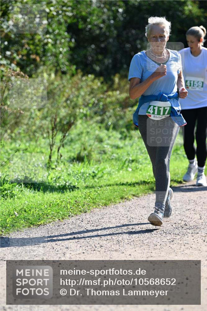 27.09.2026 - 35. Volkslauf durch das schöne Alstertal Dr. Thomas Lammeyer http://msf.ph/oto/10568652 27.09.2026 10:54:10 Laufen 4117, 4159 meine-sportfotos.de