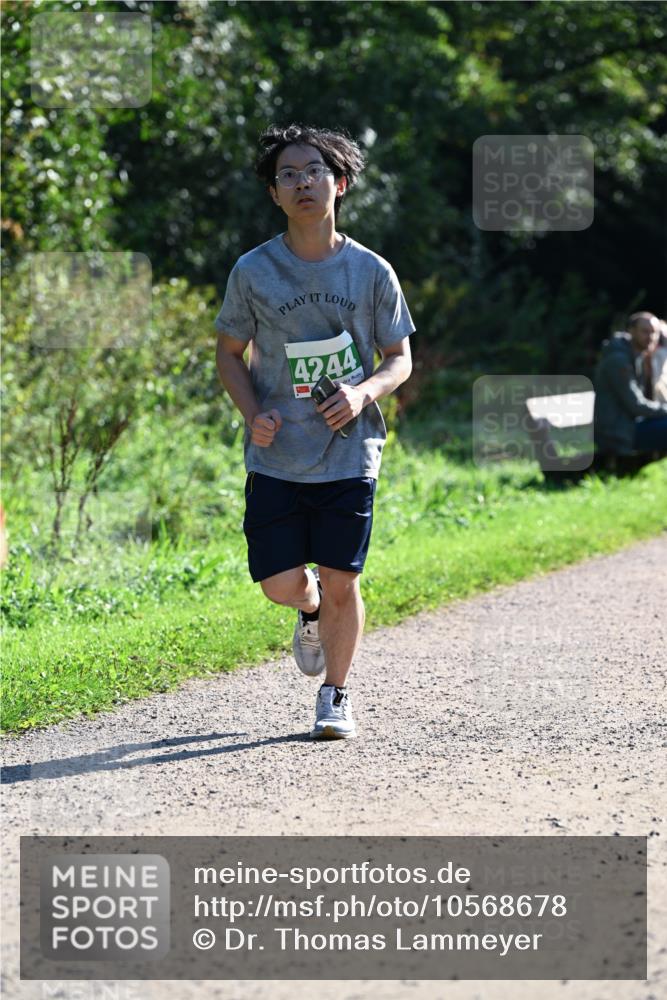 27.09.2026 - 35. Volkslauf durch das schöne Alstertal Dr. Thomas Lammeyer http://msf.ph/oto/10568678 27.09.2026 10:54:16 Laufen 4244 meine-sportfotos.de