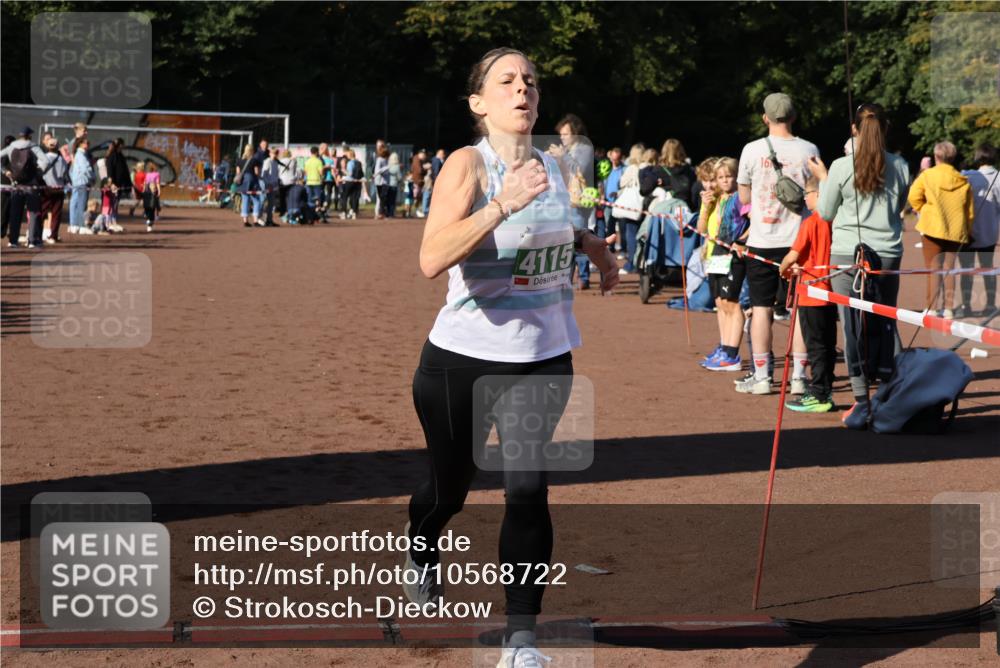 27.09.2026 - 35. Volkslauf durch das schöne Alstertal Strokosch-Dieckow http://msf.ph/oto/10568722 27.09.2026 11:01:02 Ziel 4042, 4115 meine-sportfotos.de