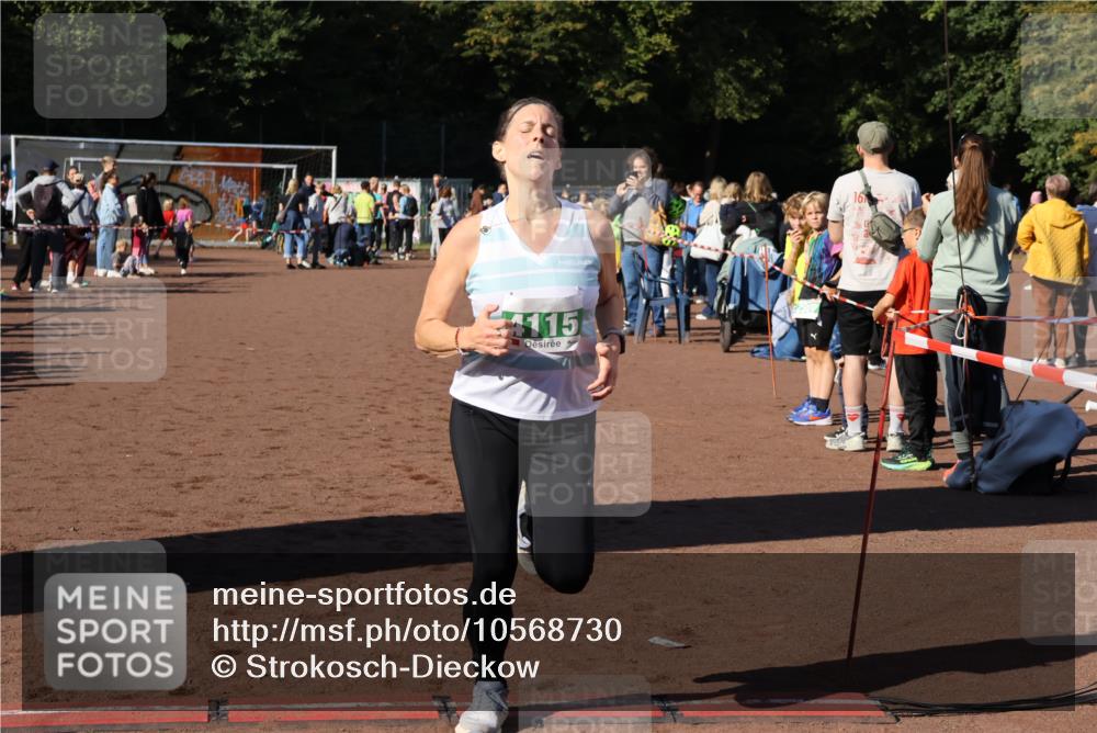27.09.2026 - 35. Volkslauf durch das schöne Alstertal Strokosch-Dieckow http://msf.ph/oto/10568730 27.09.2026 11:01:02 Ziel 4042, 4115 meine-sportfotos.de