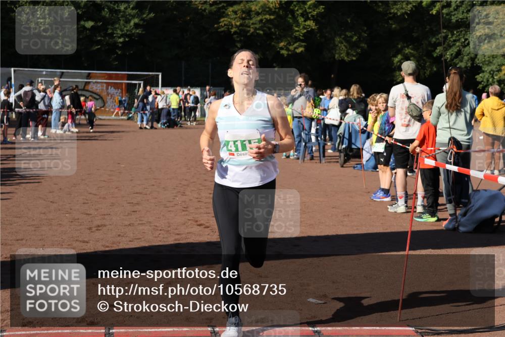 27.09.2026 - 35. Volkslauf durch das schöne Alstertal Strokosch-Dieckow http://msf.ph/oto/10568735 27.09.2026 11:01:02 Ziel 4042, 4115 meine-sportfotos.de