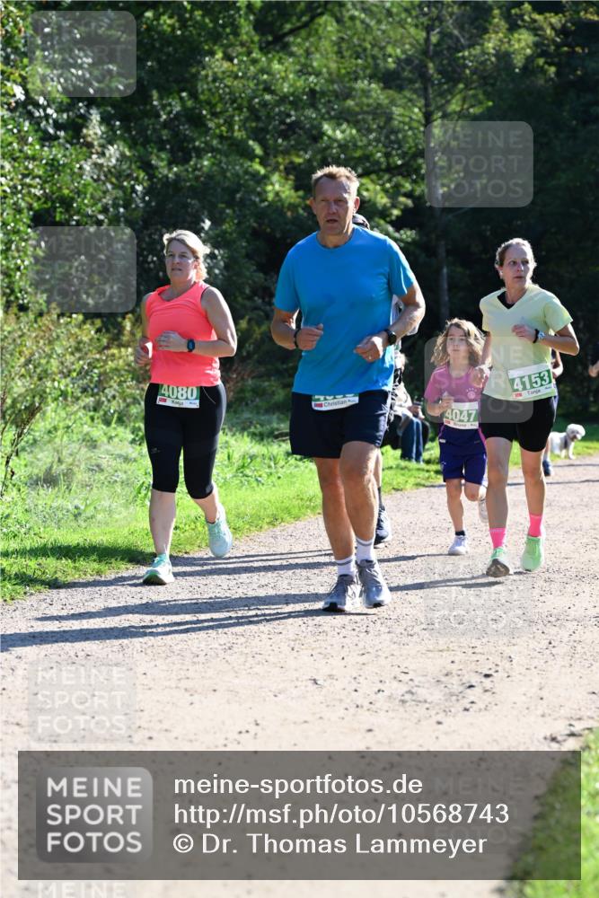 27.09.2026 - 35. Volkslauf durch das schöne Alstertal Dr. Thomas Lammeyer http://msf.ph/oto/10568743 27.09.2026 10:54:34 Laufen 4080, 4047, 4153 meine-sportfotos.de