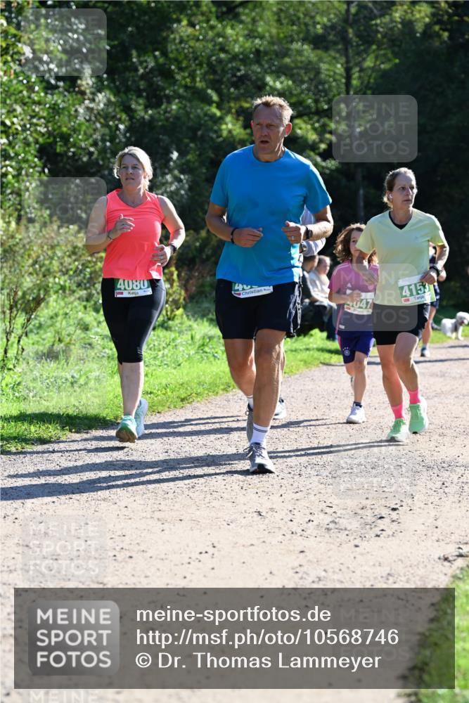 27.09.2026 - 35. Volkslauf durch das schöne Alstertal Dr. Thomas Lammeyer http://msf.ph/oto/10568746 27.09.2026 10:54:34 Laufen 4080, 140, 047, 4153 meine-sportfotos.de