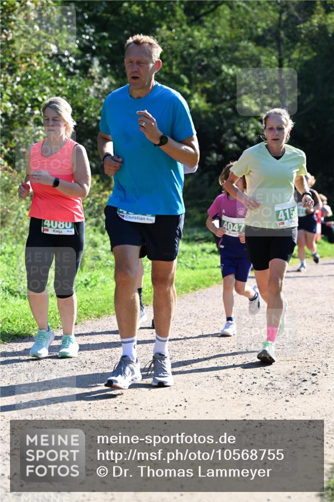 27.09.2026 - 35. Volkslauf durch das schöne Alstertal Dr. Thomas Lammeyer http://msf.ph/oto/10568755 27.09.2026 10:54:35 Laufen 4080, 4047, 415 meine-sportfotos.de